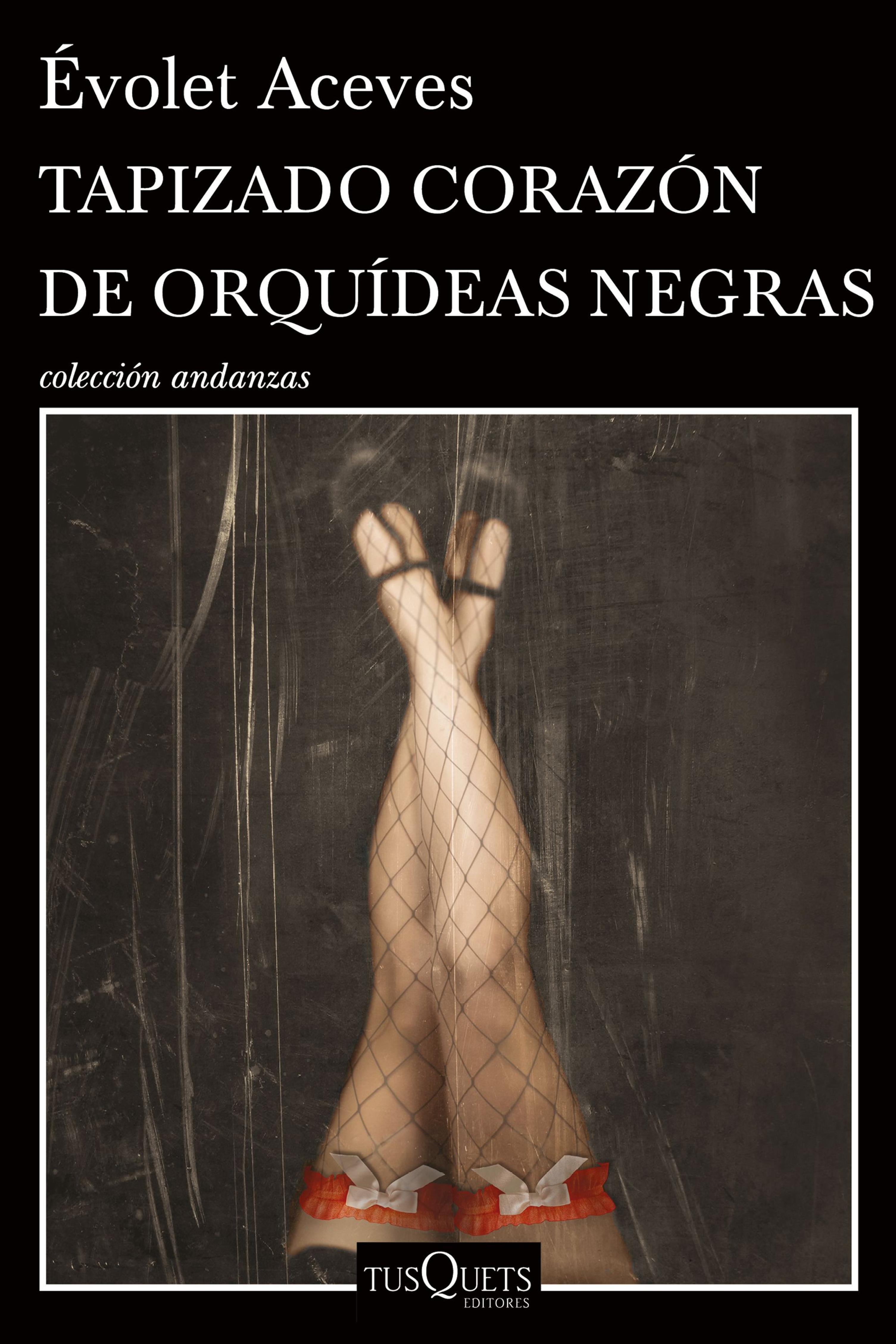 TAPIZADO CORAZÓN DE ORQUÍDEAS NEGRAS